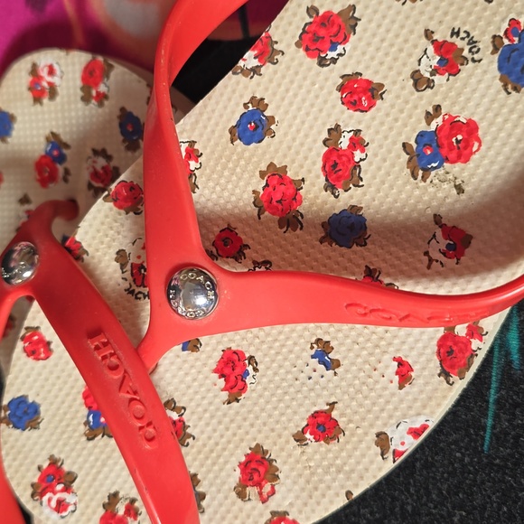 Coach Floral Flips - Picture 2 of 4